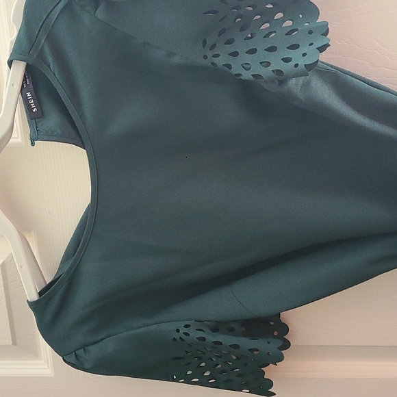 Green dress - Picture 2 of 2